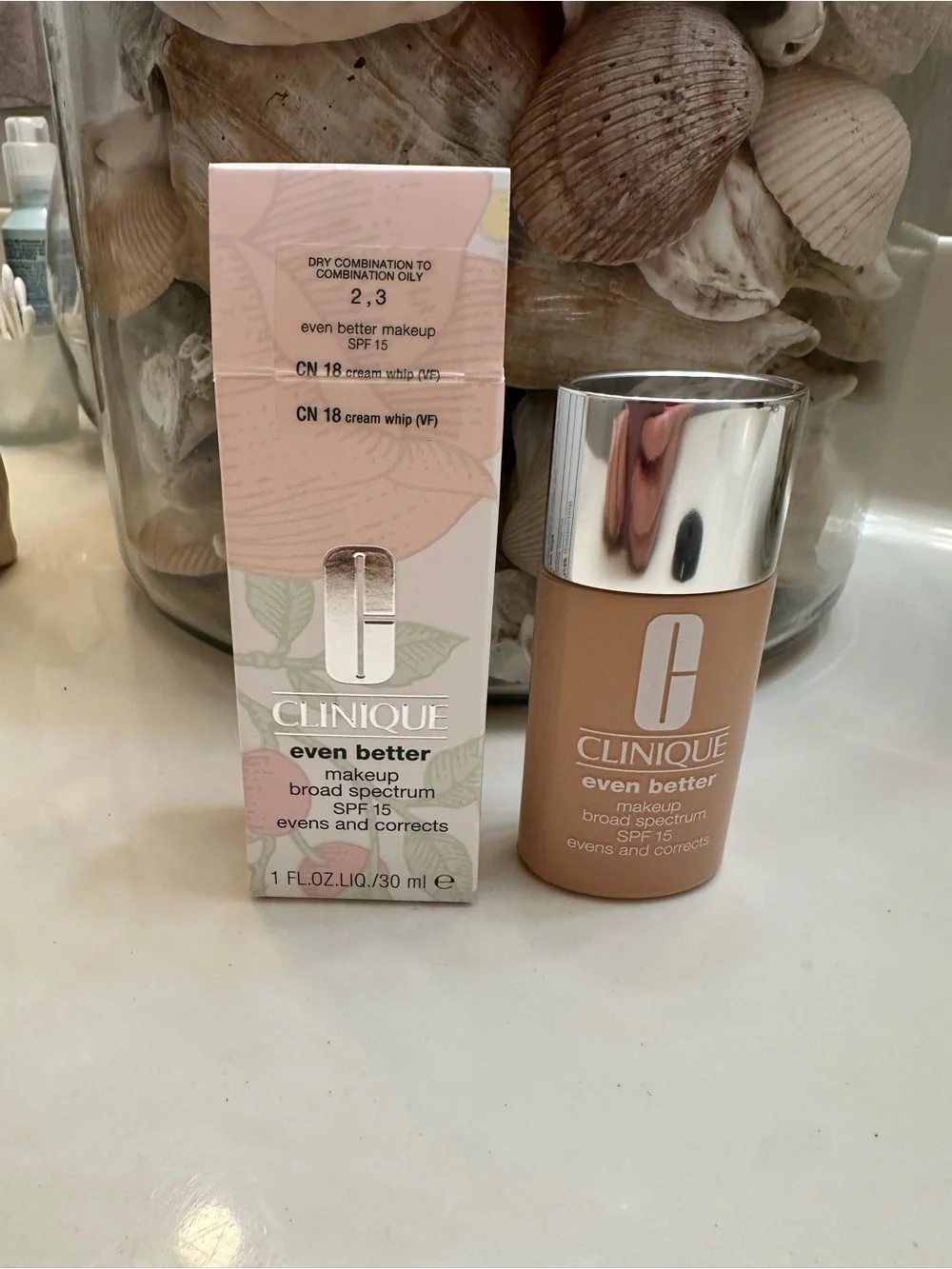 Clinique Even Better Broad Spectrum SPF 15 CN18 Cream Whip (VF)